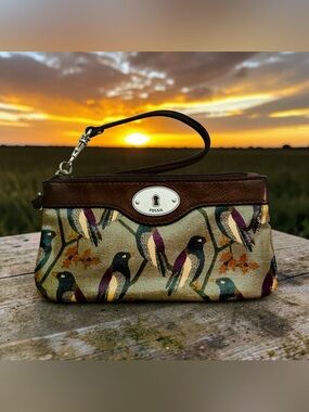 Fossil Key-Per Vintage Large Carryall Wristlet Wallet